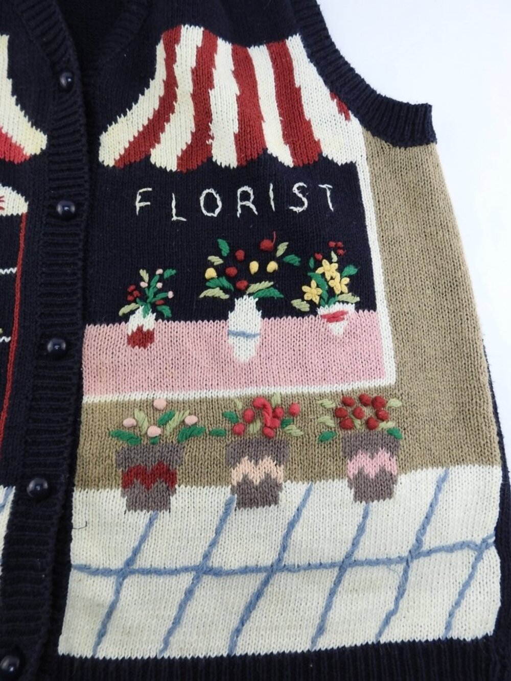 Vintage Sweater Vest Sz Lg Candy Store Florist Scene Button Front Cottage Core - Picture 6 of 7